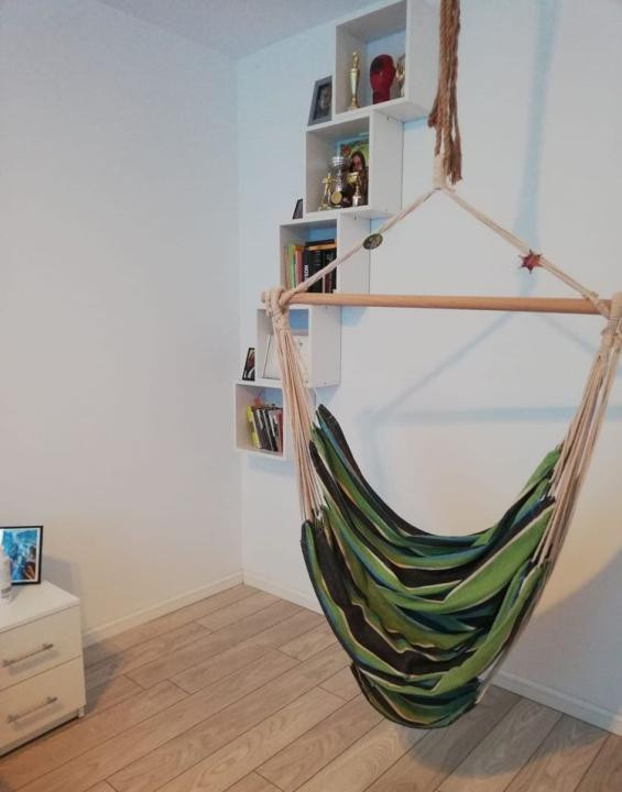 Apartament cu 2 camere, etaj intermediar, bloc cu lift , zona Terra