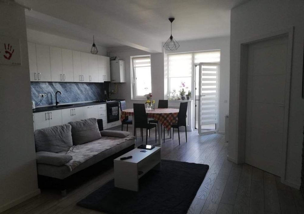 Apartament cu 2 camere, etaj intermediar, bloc cu lift , zona Terra
