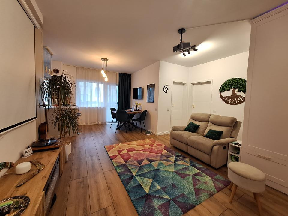 Apartament cu 3 camere, 64 mp, gradina 120 mp, zona Parcului Poligon