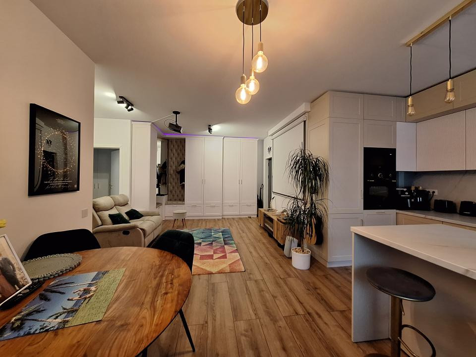 Apartament cu 3 camere, 64 mp, gradina 120 mp, zona Parcului Poligon