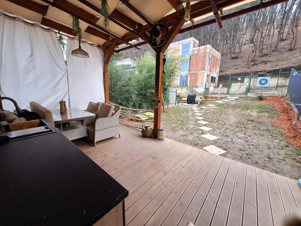 Apartament cu 3 camere, 64 mp, gradina 120 mp, zona Parcului Poligon