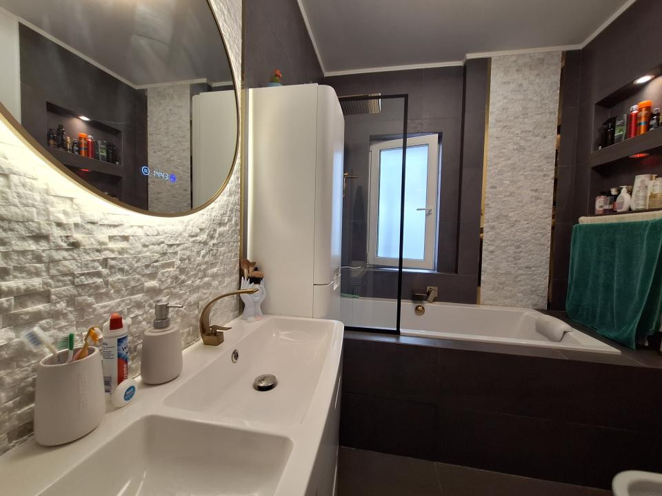 Apartament cu 3 camere, 64 mp, gradina 120 mp, zona Parcului Poligon