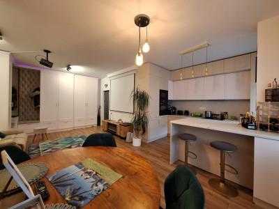 Apartament cu 3 camere, 64 mp, gradina 120 mp, zona Parcului Poligon