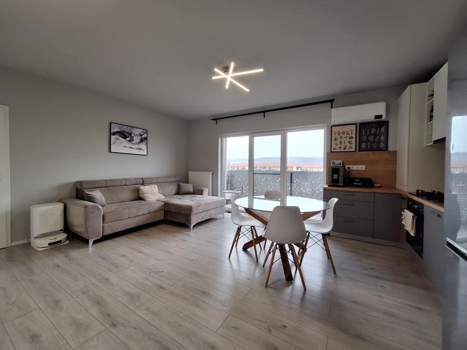 Apartament cu 2 camere, 46 mp, balcon, zona Teilor