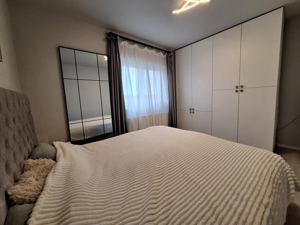 Apartament cu 2 camere, 46 mp, balcon, zona Teilor