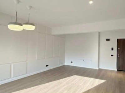 APARTAMENT CU 2 CAMERE,ETAJ INTERMEDIAR,ZONA VIVO