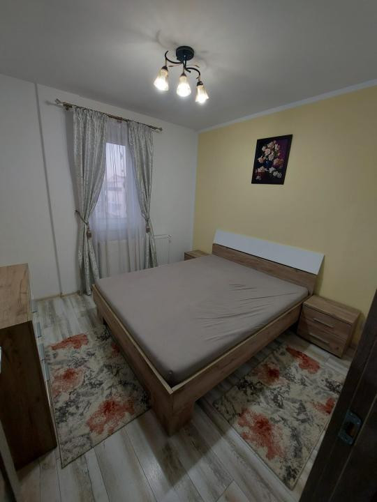Apartament cu 3 camere,etaj intermediar,parcare subterana,zona  Eroilor