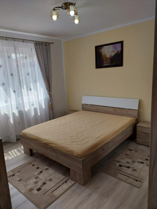 Apartament cu 3 camere,etaj intermediar,parcare subterana,zona  Eroilor