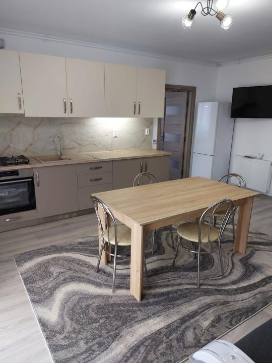 Apartament cu 3 camere,etaj intermediar,parcare subterana,zona  Eroilor