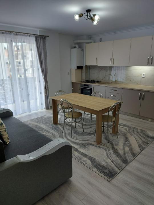 Apartament cu 3 camere,etaj intermediar,parcare subterana,zona  Cetatii