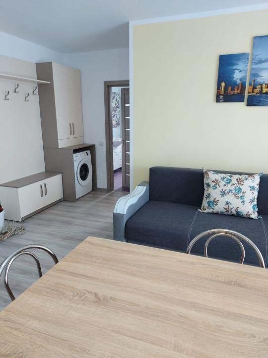 Apartament cu 3 camere,etaj intermediar,parcare subterana,zona  Cetatii