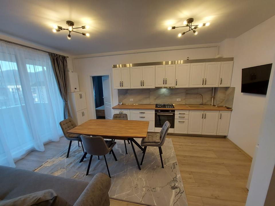 Apartament cu 3 camere,etaj intermediar,parcare subterana,zona  Cetatii