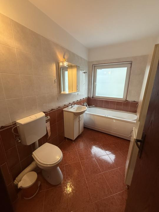 Apartament 58 mp - parcare - Eroilor - Floresti!