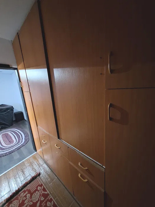 Apartament 1 camera, balcon, etaj intermediar, zona La Terenuri