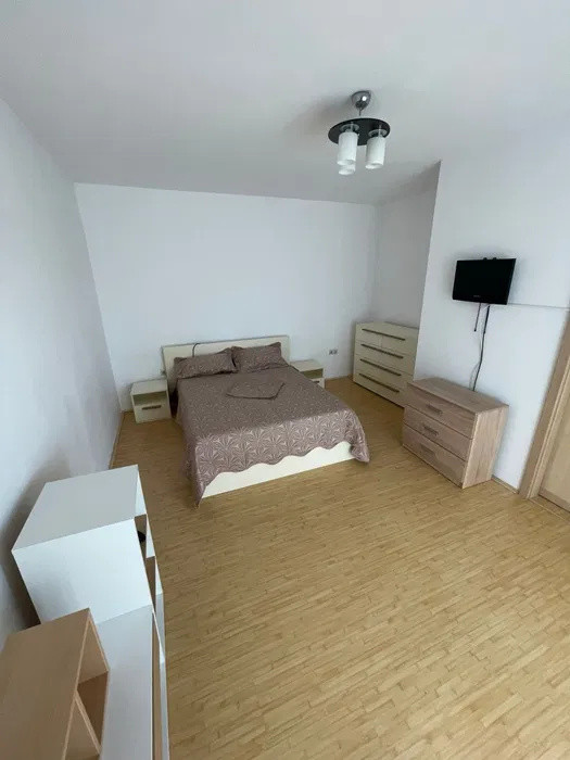 Apartament cu o camera decomandat, parcare, zona Dumitru Mocanu