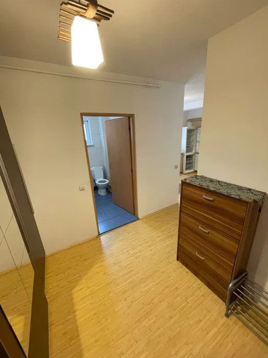 Apartament cu o camera decomandat, parcare, zona Dumitru Mocanu