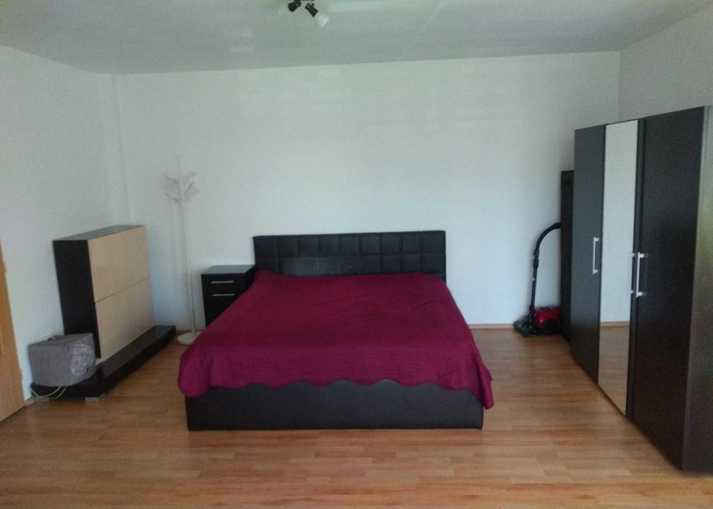 Apartament 1 camera, 43mp, balcon, etaj intermediar, zona FSEGA