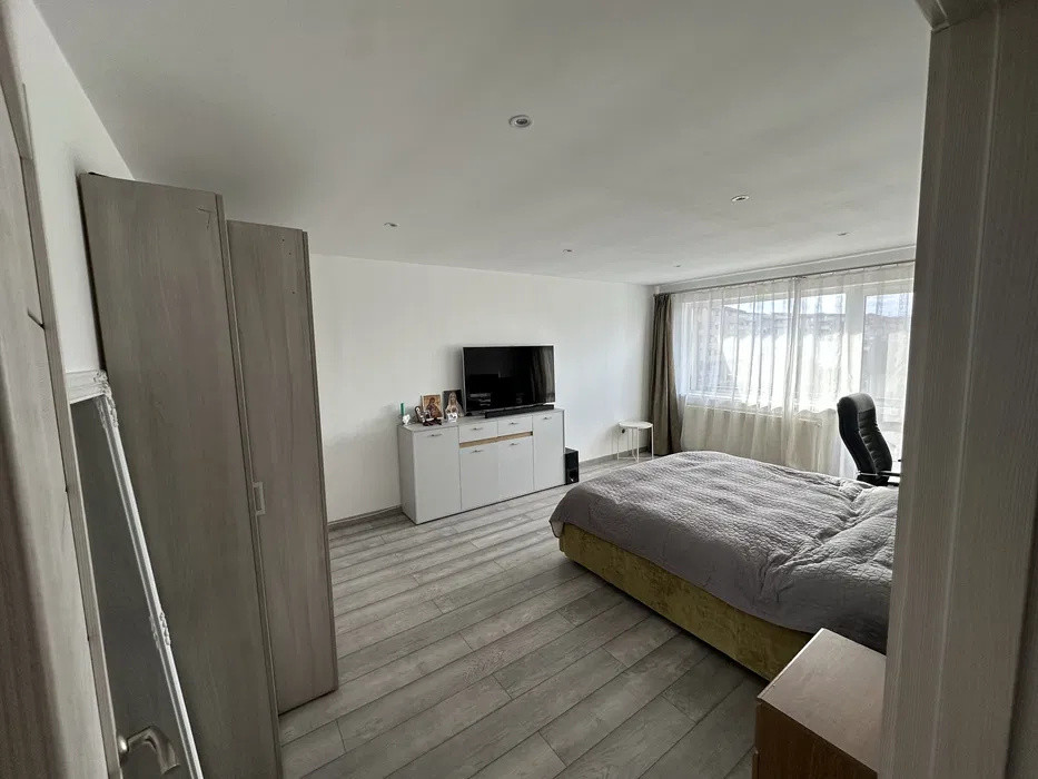 Apartament cu 3 camere, 73 mp, parcare, zona Cetatii