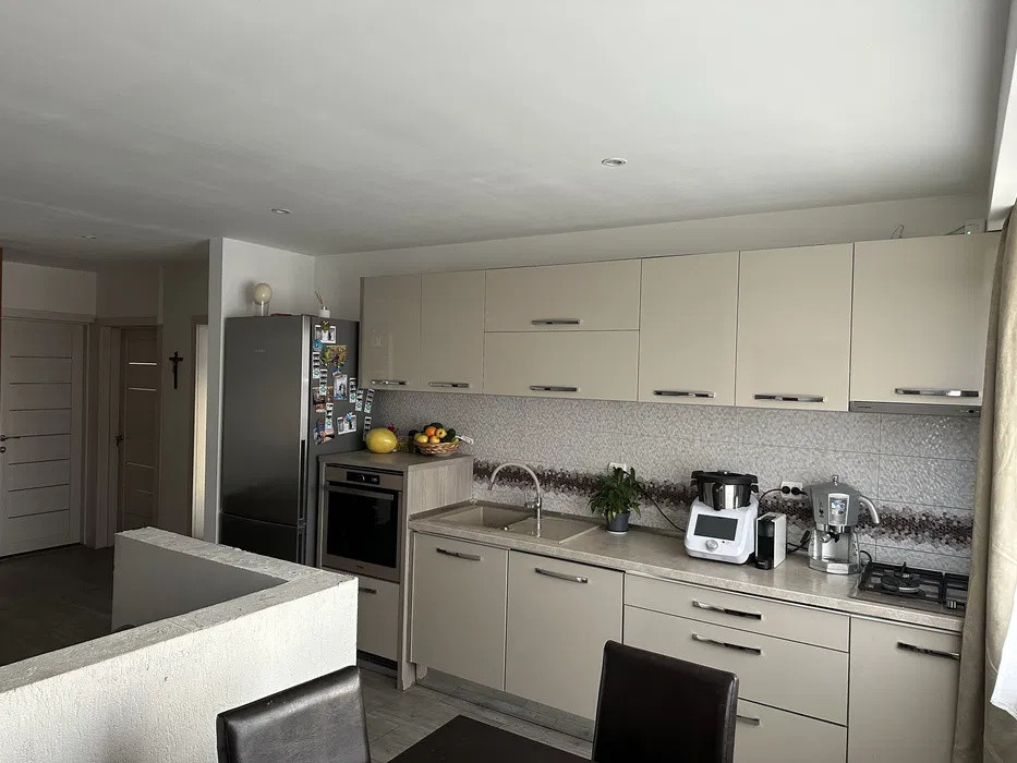 Apartament cu 3 camere, 73 mp, parcare, zona Cetatii