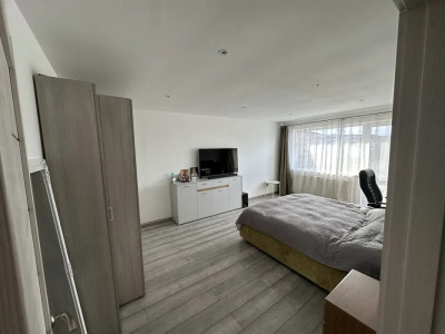 Apartament cu 3 camere, 73 mp, parcare, zona Cetatii