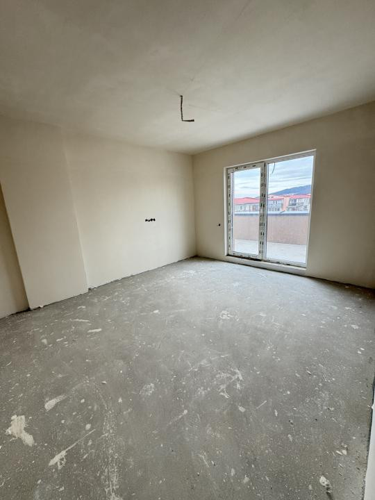 Apartament tip Penthouse, 4 camere, 87 mp, terasa 88 mp, Zona Eroilor