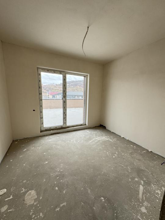 Apartament tip Penthouse, 4 camere, 87 mp, terasa 88 mp, Zona Eroilor