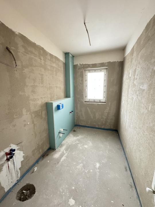 Apartament tip Penthouse, 4 camere, 87 mp, terasa 88 mp, Zona Eroilor