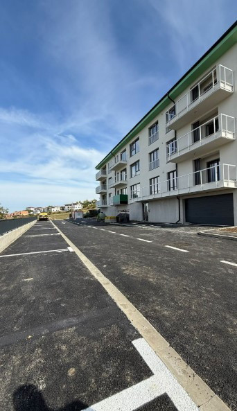 Apartament doua camere, balcon, bucatarie separata