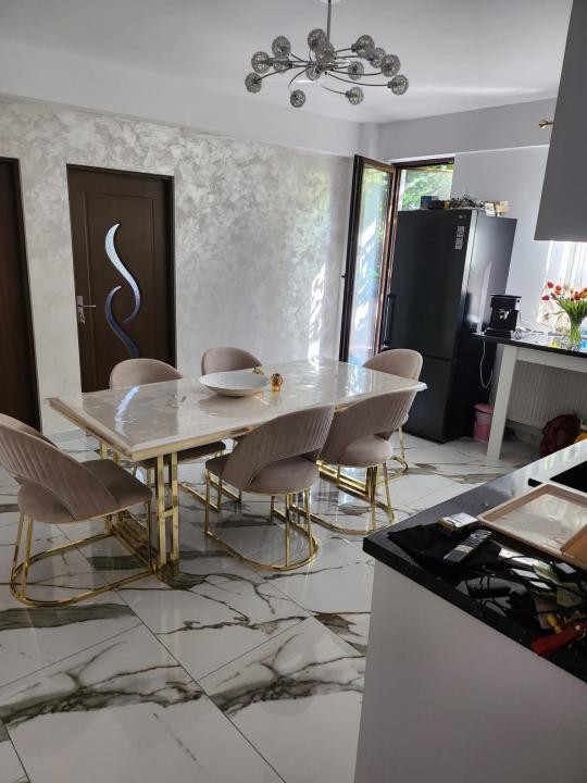 Apartament cu 4 camere, 90 mp, terasa de 35 mp, zona Stadionului