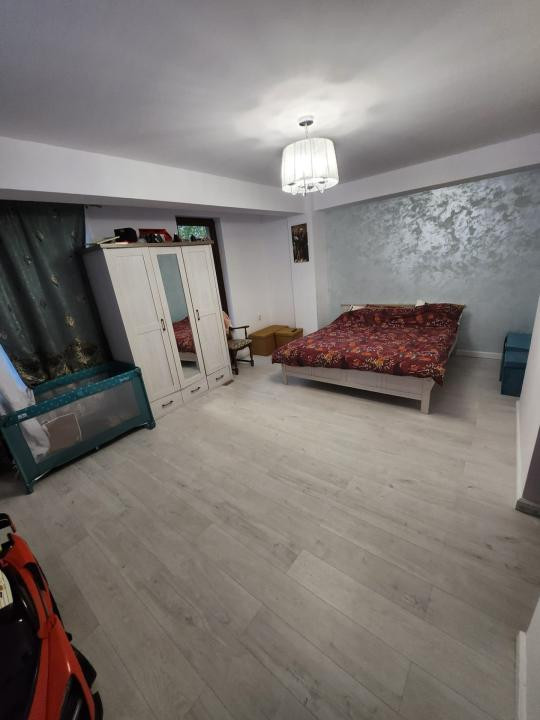 Apartament cu 4 camere, 90 mp, terasa de 35 mp, zona Stadionului