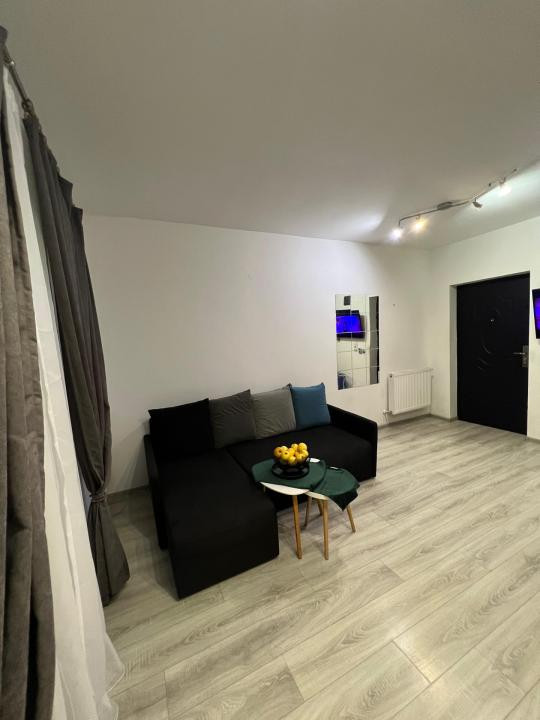 Apartament cu 2 camere, 40 mp, balcon, zona Eroilor