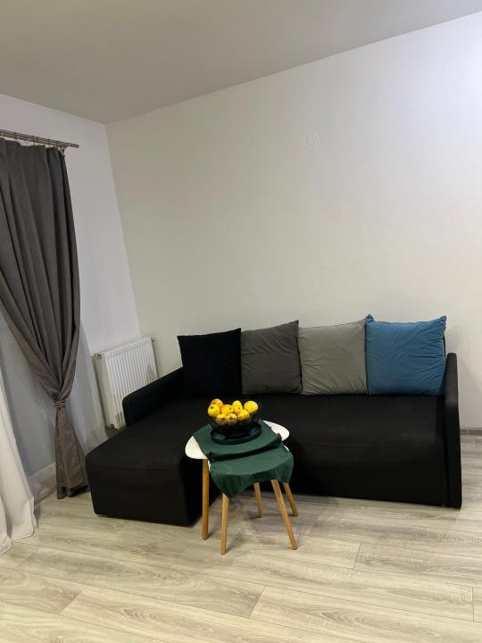 Apartament cu 2 camere, 40 mp, balcon, zona Eroilor