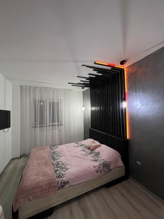 Apartament cu 2 camere, 40 mp, balcon, zona Eroilor