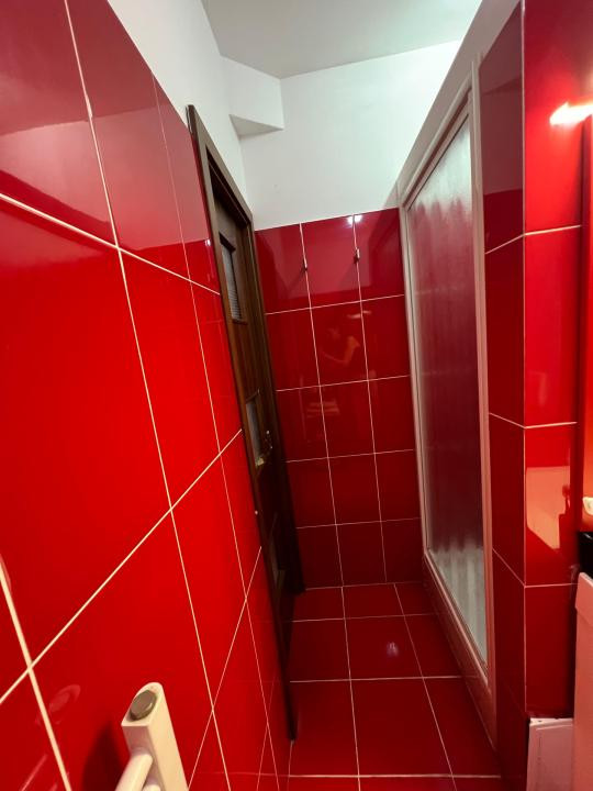 Apartament cu 2 camere, 40 mp, balcon, zona Eroilor