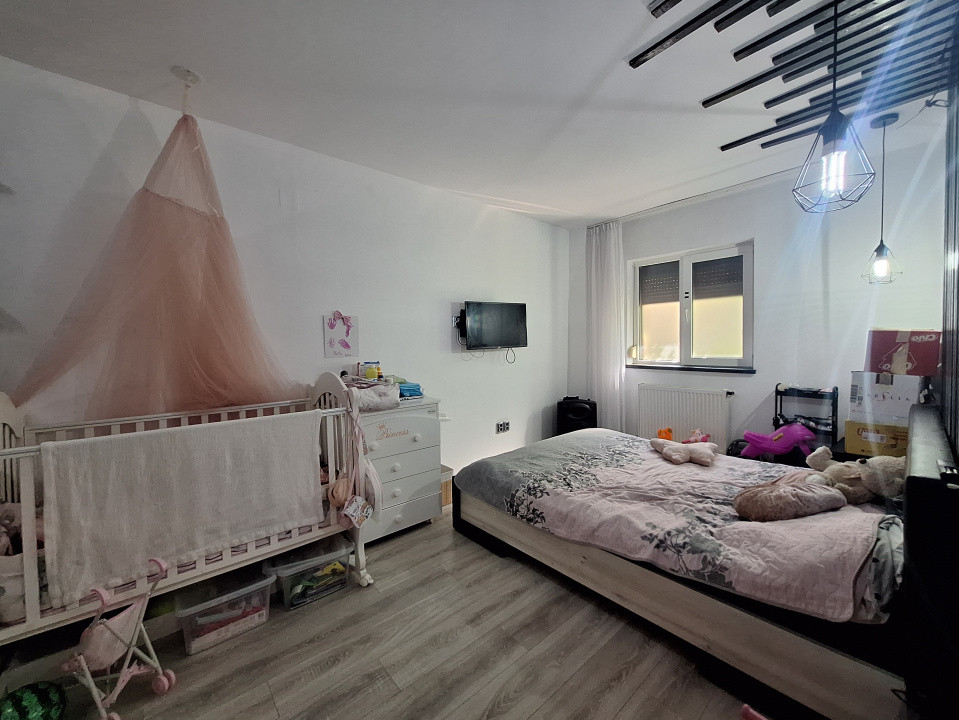 Apartament cu 2 camere, 40 mp, balcon, zona Eroilor