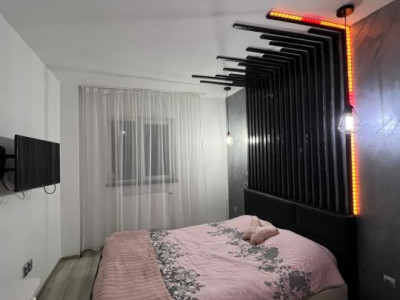Apartament cu 2 camere, 40 mp, balcon, zona Eroilor