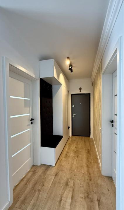 Apartament 72 mp utili,2 bai, 2 balcoane,etaj intermediar