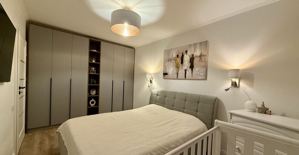 Apartament 72 mp utili,2 bai, 2 balcoane,etaj intermediar