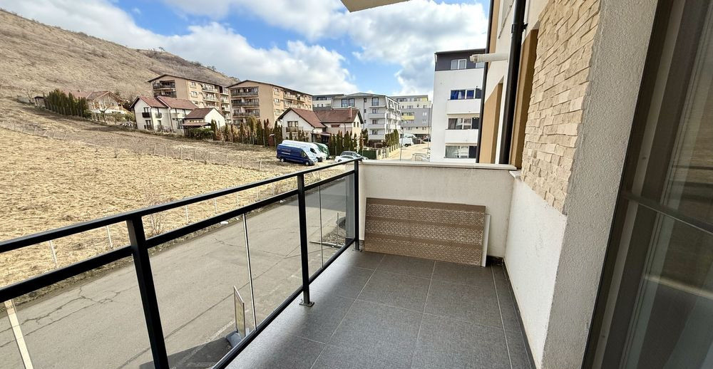 Apartament 72 mp utili,2 bai, 2 balcoane,etaj intermediar