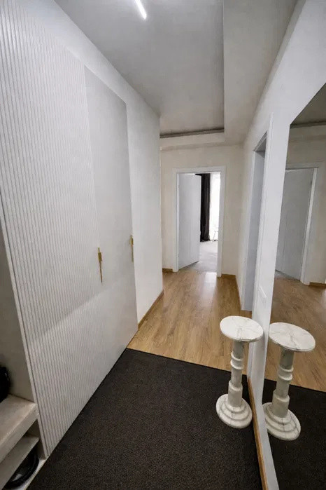 Apartament 2 camere, 54mp, etaj intermediar, terasa, zona Intre Lacuri