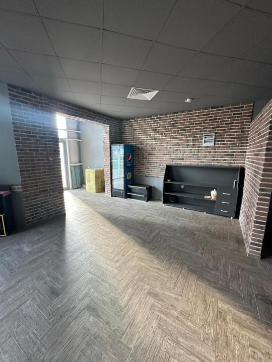 Spatiu comercial de vanzare  ,98 mp , BMW