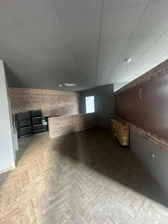 Spatiu comercial de vanzare  ,98 mp , BMW