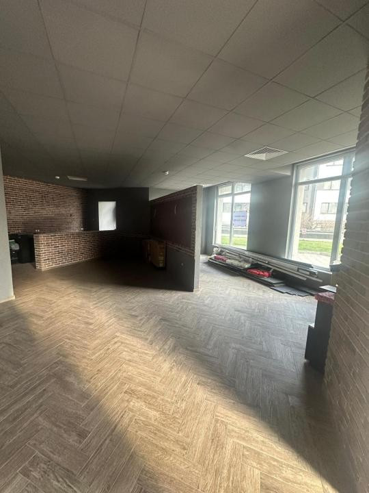 Spatiu comercial de vanzare  ,98 mp , BMW