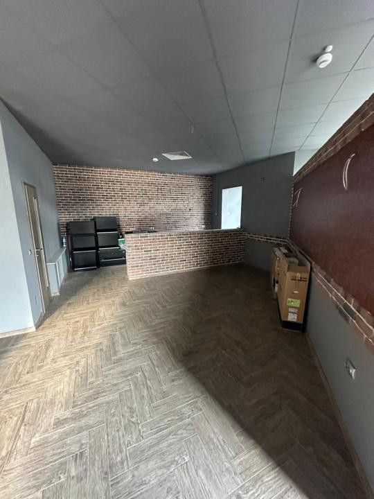 Spatiu comercial de inchiriat  ,98 mp , BMW