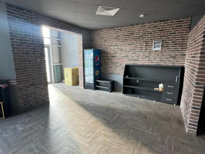 Spatiu comercial de inchiriat  ,98 mp , BMW