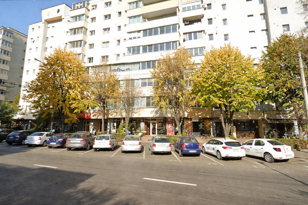 Spațiu stradal de închiriat, 54 mp utili, zona BIG Mănăștur