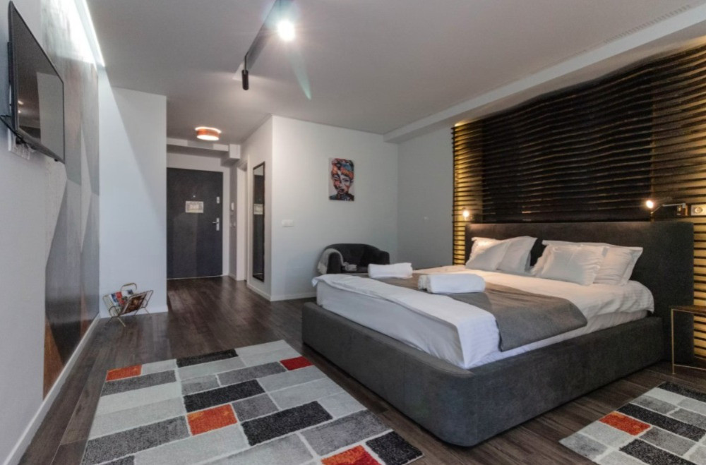 Apartament tip studio, 36mp + 7mp balcon, etaj intermediar, zona West Side