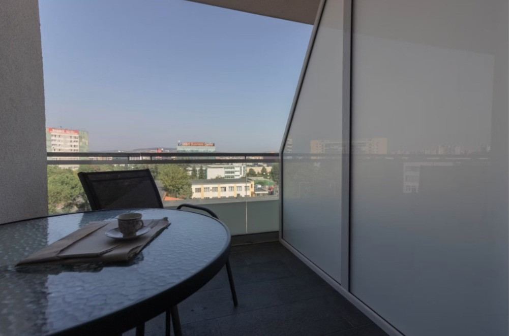 Apartament tip studio, 36mp + 7mp balcon, etaj intermediar, zona West Side