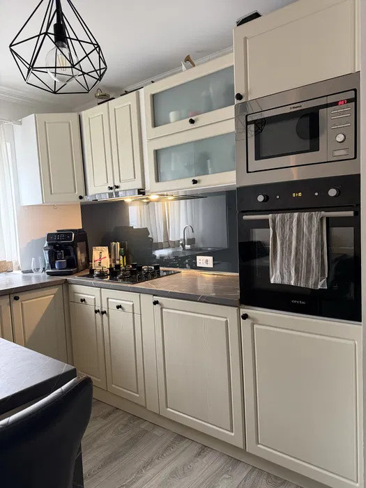 Apartament 3 camere decomandate, 65mp, boxa, zona Aurel Vlaicu