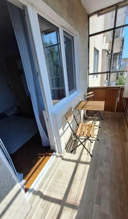 Apartament 3 camere decomandate, 65mp, etaj intermediar, zona Intre Lacuri